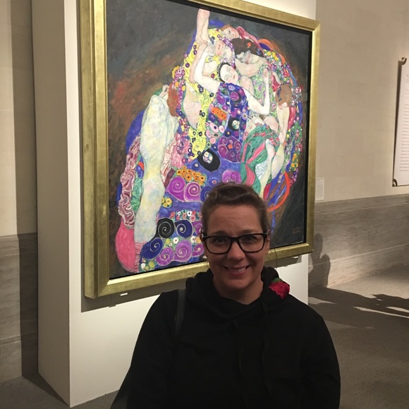 Meet your Posher, April - Picture 1 of 1